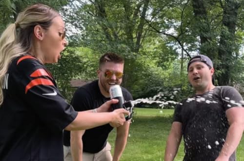 Shotgun Roulette - Twist and Pass Drinking Game
